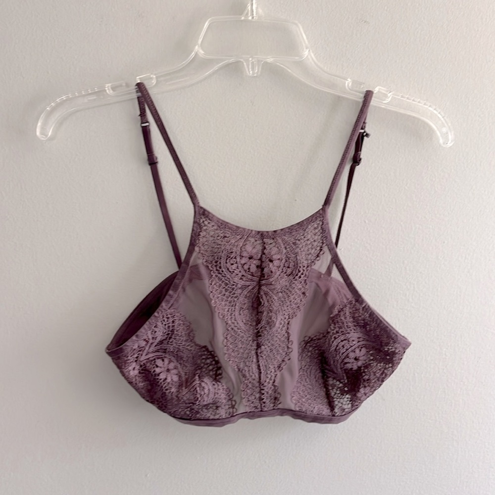 🩵5/$25🩵Victoria’s Secret dusty purple high neck bralette with lace front panel